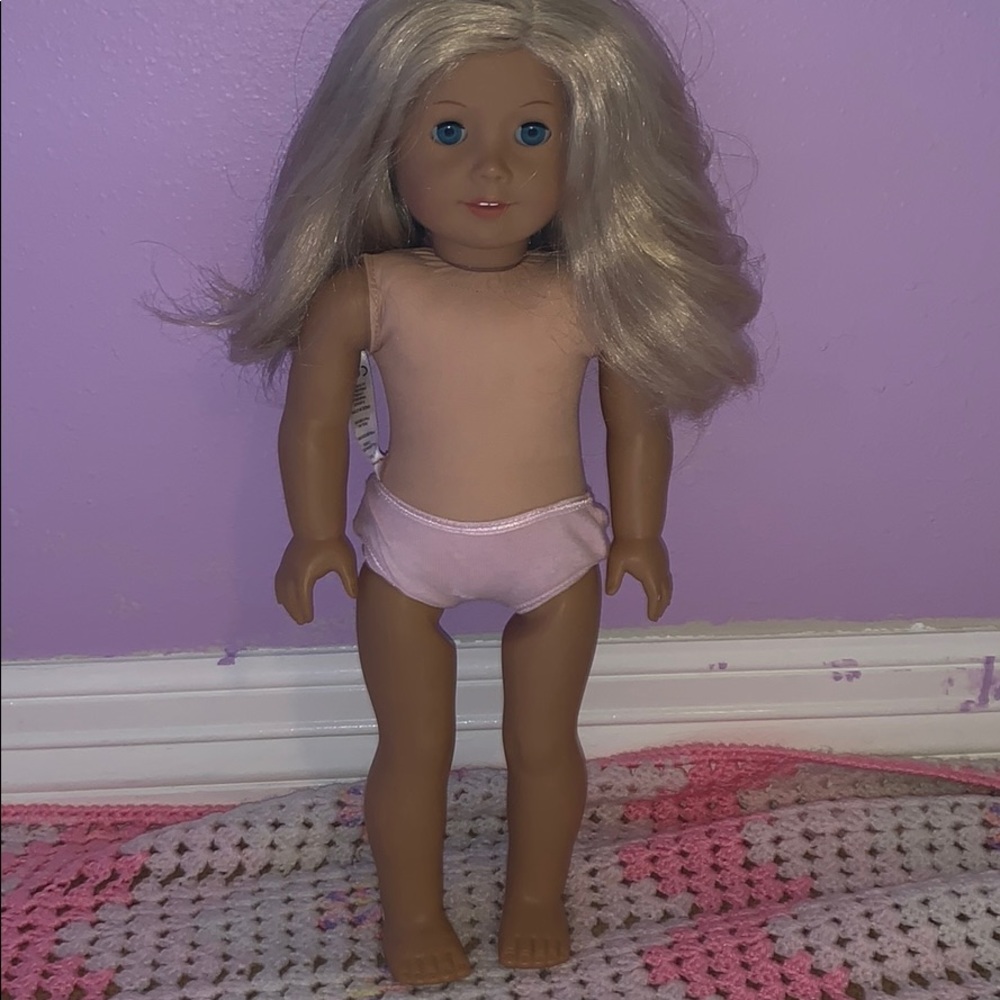 American girl doll(Caroline)